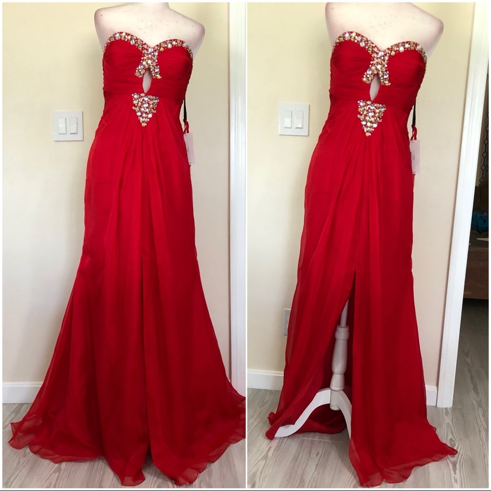 Red chiffon with front keyhole
